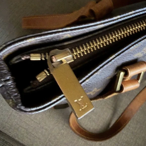 Louis Vuitton Monogram Tote - Picture 6 of 12